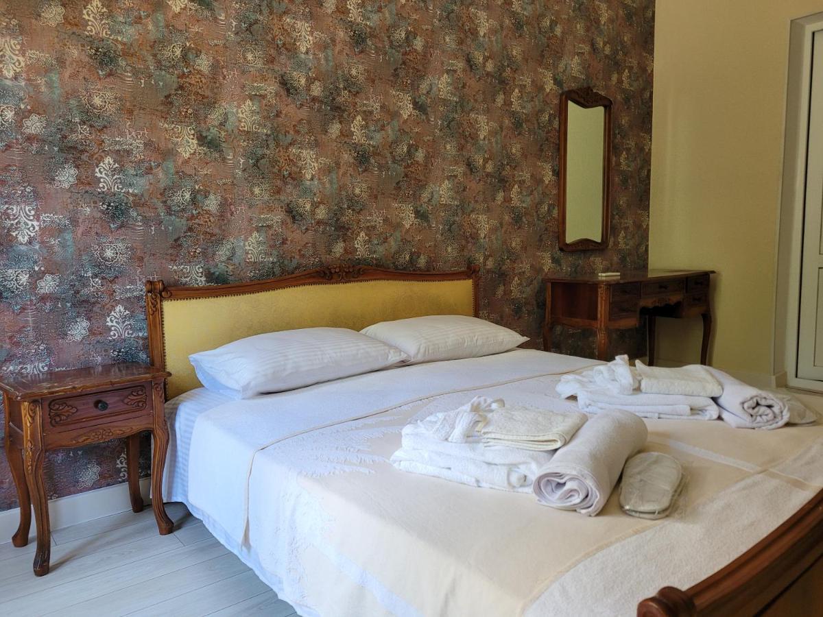 Hotel Dika Kutaiszi Kültér fotó