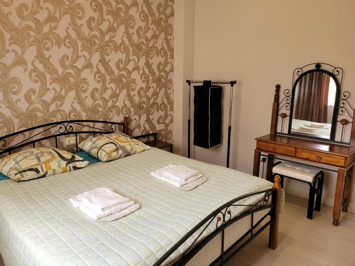 Hotel Dika Kutaiszi Kültér fotó