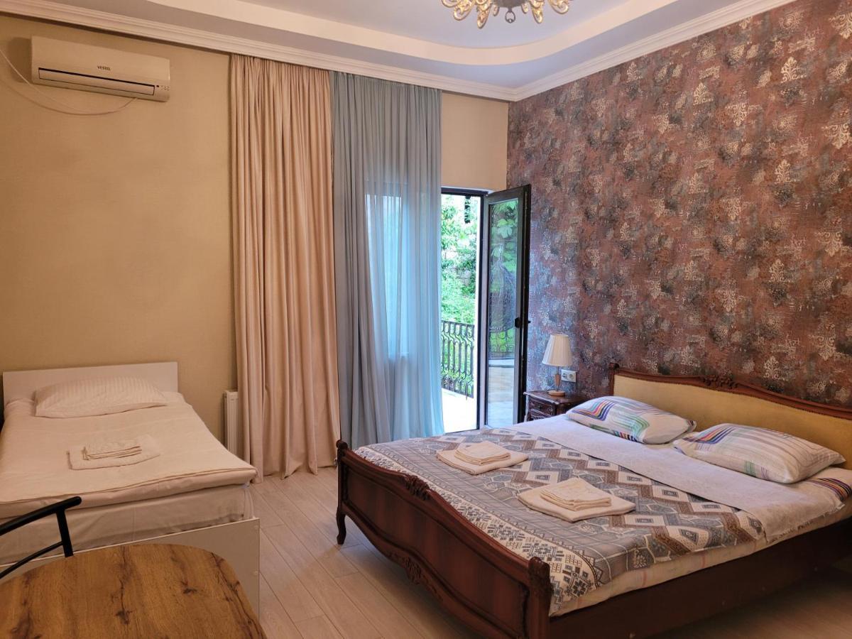 Hotel Dika Kutaiszi Kültér fotó