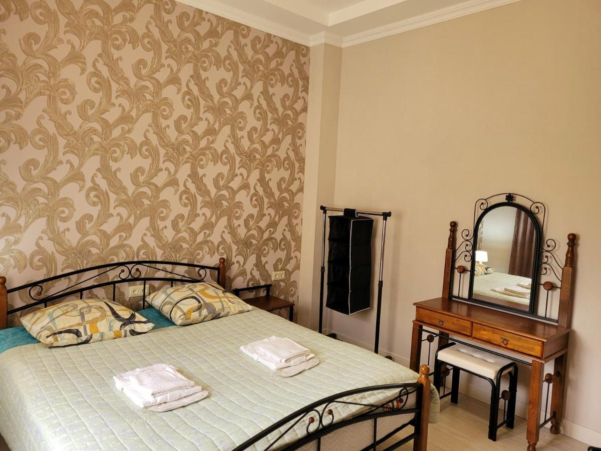 Hotel Dika Kutaiszi Kültér fotó