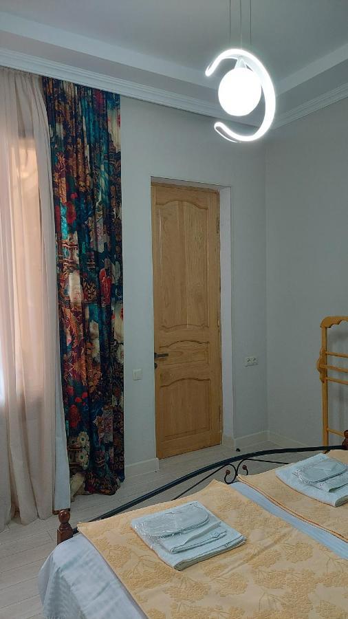 Hotel Dika Kutaiszi Kültér fotó