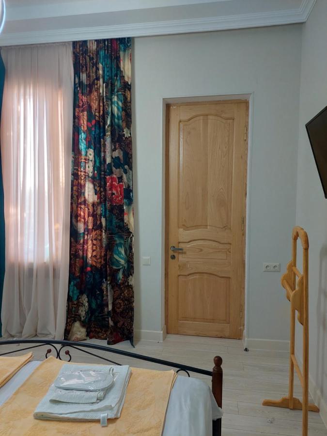 Hotel Dika Kutaiszi Kültér fotó