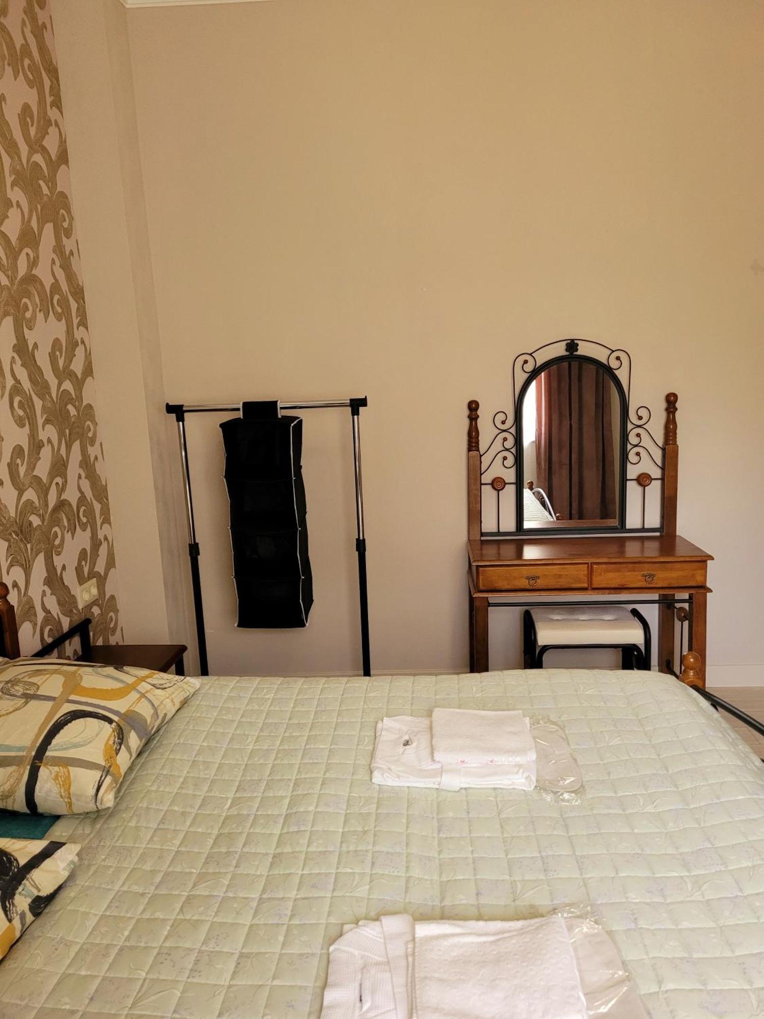 Hotel Dika Kutaiszi Szoba fotó